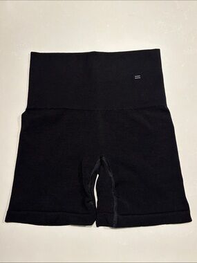 Branwyn Essential Compressive Short 6”